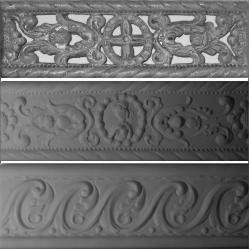 Detail des runden Stilofen in klassisch weiß mit alten, antiken Motiven. Ofen im Stil des Klassizismus in München Haidhausen